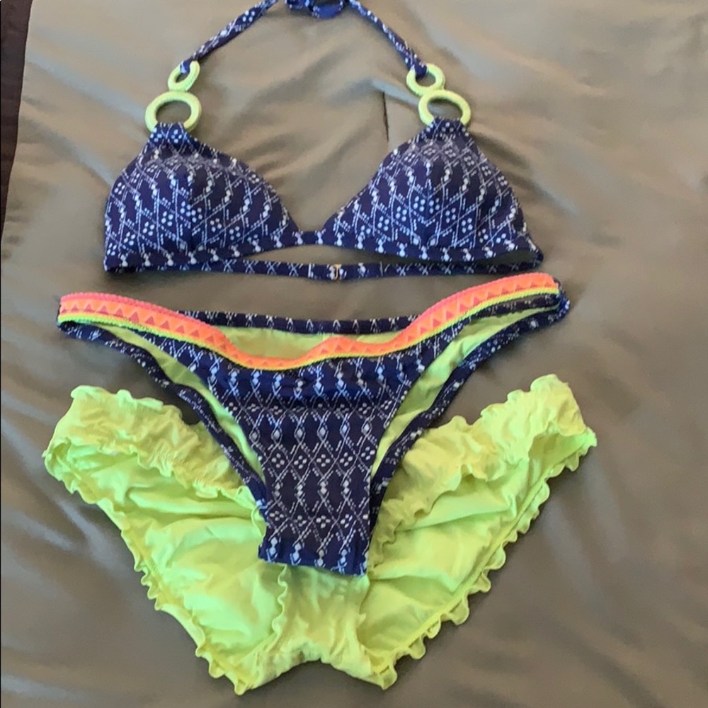 Victoria’s Secret swim